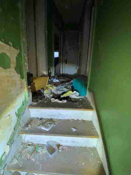 14475 Robson (25).jpg